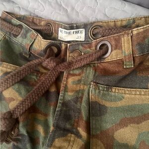 Free People camo moxie barrel jeans size 25 excellent used condition